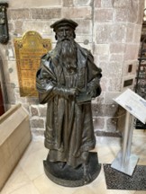A picture of the Statue of John Knox in St. Gile's Cathedral. 